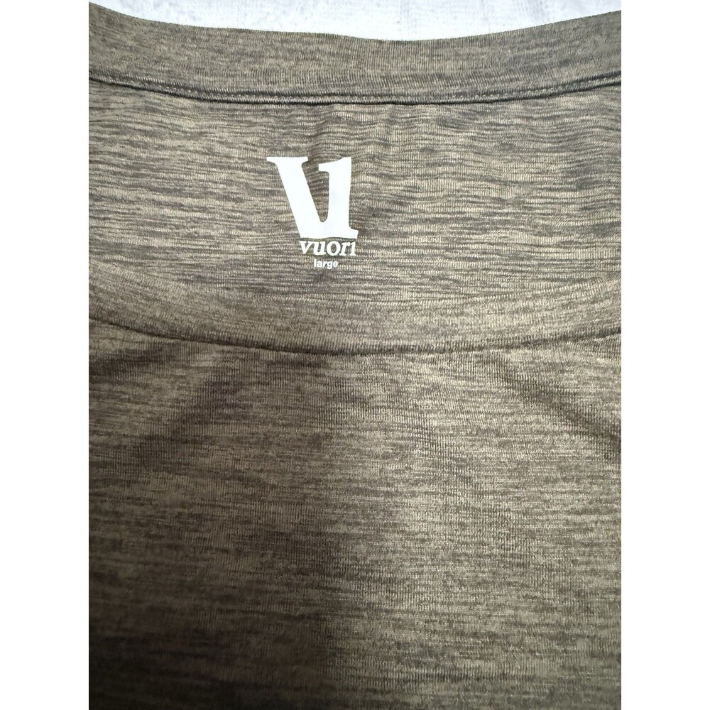 NWOT Vuori Strato Performance Pocket Tee L Olive Green Athleisure Minimalist Lux - Picture 4 of 9